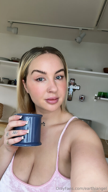 Naakte gelekte OnlyFans-foto van Earthiangel