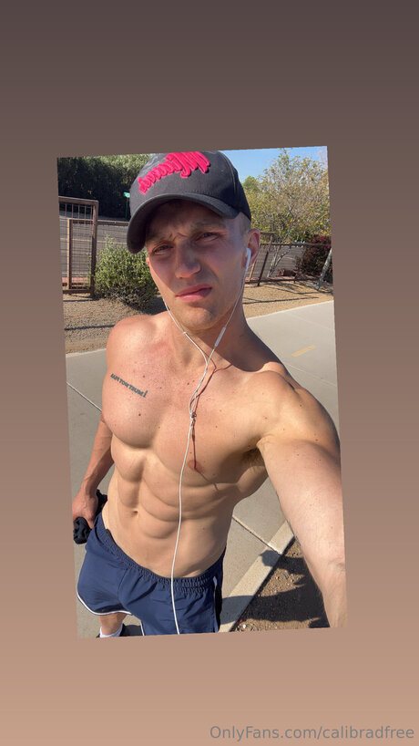 Naakte gelekte OnlyFans-foto van Calibradfree