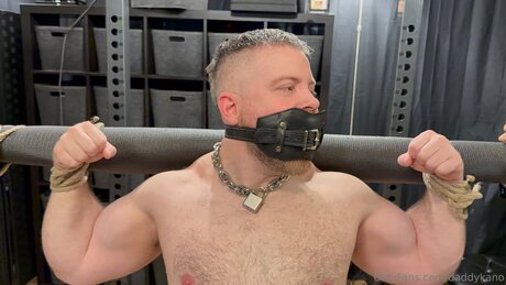 Naakte gelekte OnlyFans-foto van Daddykano