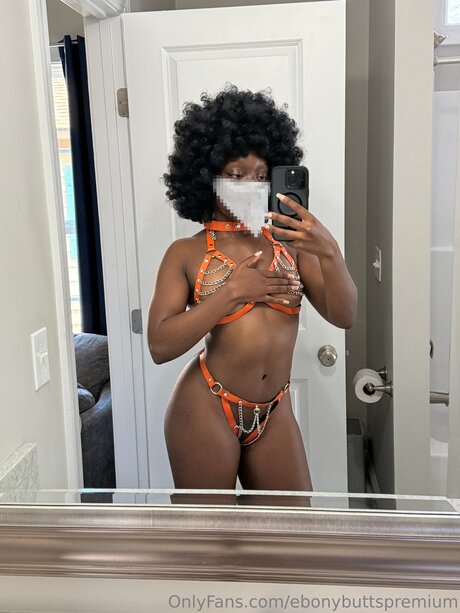 Naakte gelekte OnlyFans-foto van Ebonybuttspremium