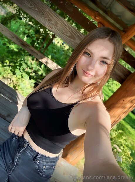 Naakte gelekte OnlyFans-foto van Lana Dream