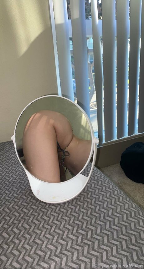 Naakte gelekte OnlyFans-foto van Av