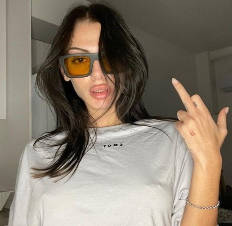 Naakte gelekte OnlyFans-foto van Sofia Filidou