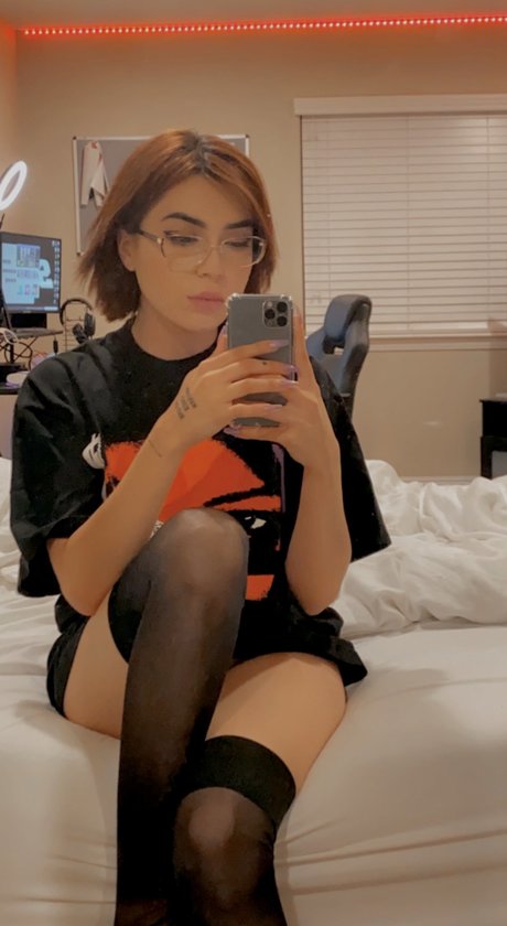 Naakte gelekte OnlyFans-foto van Coughs