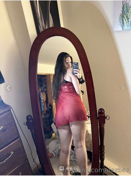 Naakte gelekte OnlyFans-foto van Dezbez