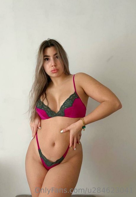 Naakte gelekte OnlyFans-foto van Nicole Curtiss