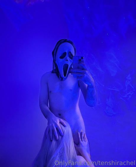 Naakte gelekte OnlyFans-foto van Tenshi Rachel