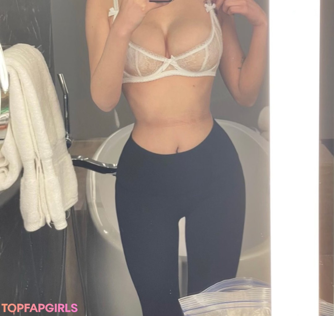 Naakte gelekte OnlyFans-foto van Fairy Twins #54 Naakte gelekte OnlyFans-foto van Fairy Twins #54
