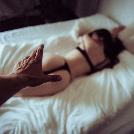 Naakte gelekte OnlyFans-foto van Amy Mabel