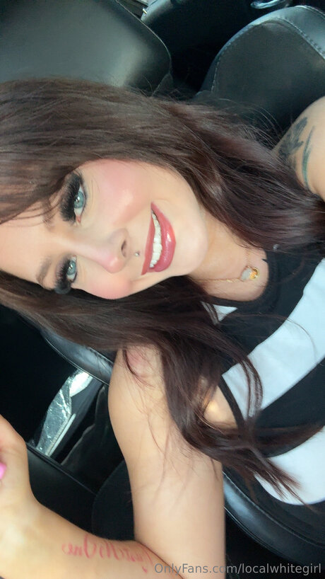 Naakte gelekte OnlyFans-foto van Localwhitegirl