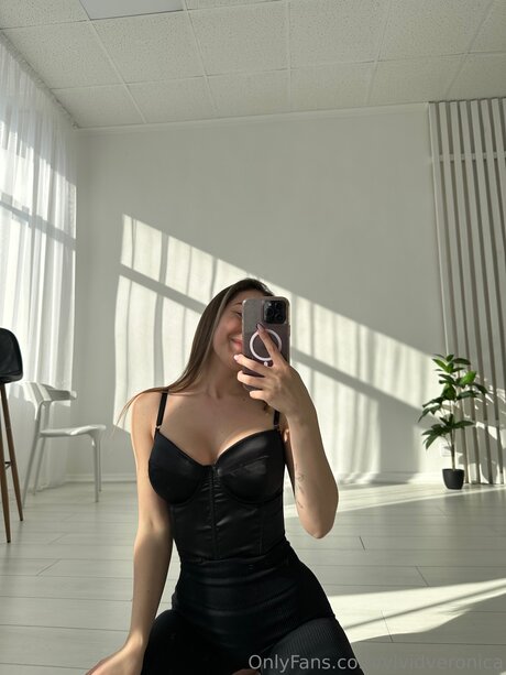 Naakte gelekte OnlyFans-foto van Vividveronica