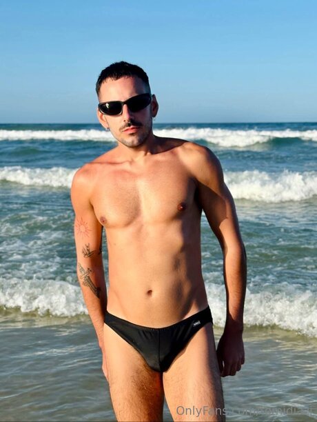 Naakte gelekte OnlyFans-foto van Tomidiazj