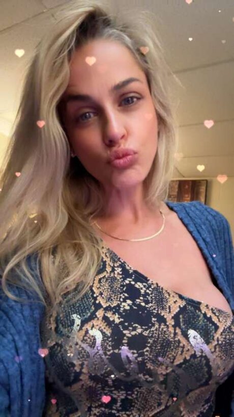 Naakte gelekte OnlyFans-foto van U299223820