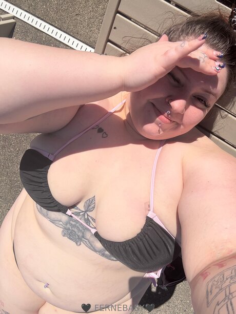 Naakte gelekte OnlyFans-foto van Fernebabyfree