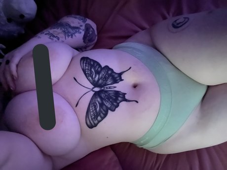 Naakte gelekte OnlyFans-foto van Bunnyrosexx