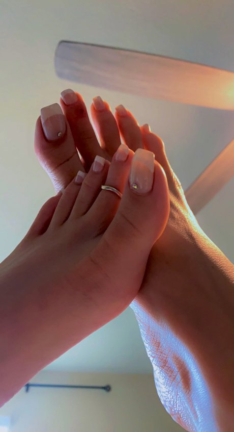 Waifu feet milk