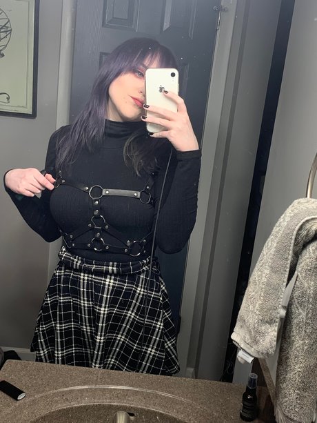 Naakte gelekte OnlyFans-foto van Sad Cthulu