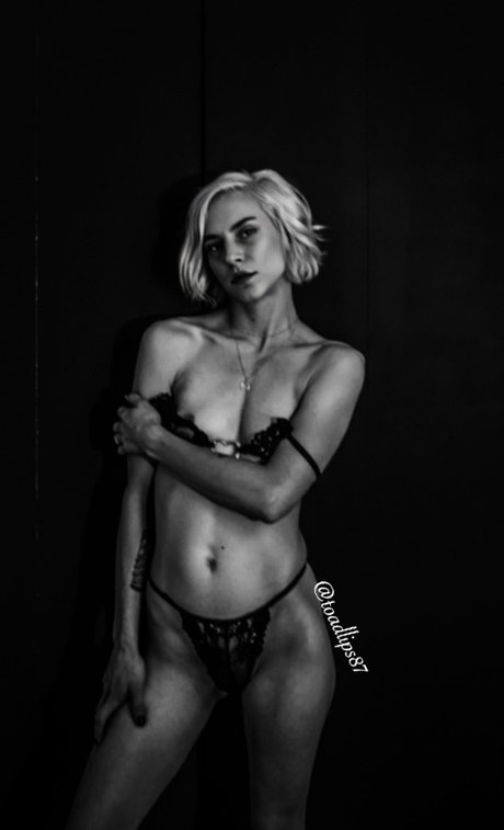 Naakte gelekte OnlyFans-foto van Toadlips