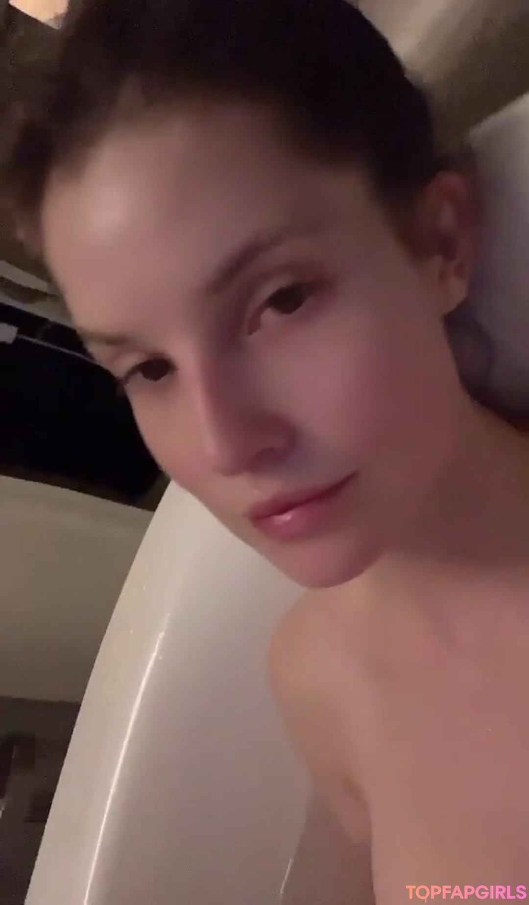 Naakte gelekte OnlyFans-foto van Amanda Cerny #1057