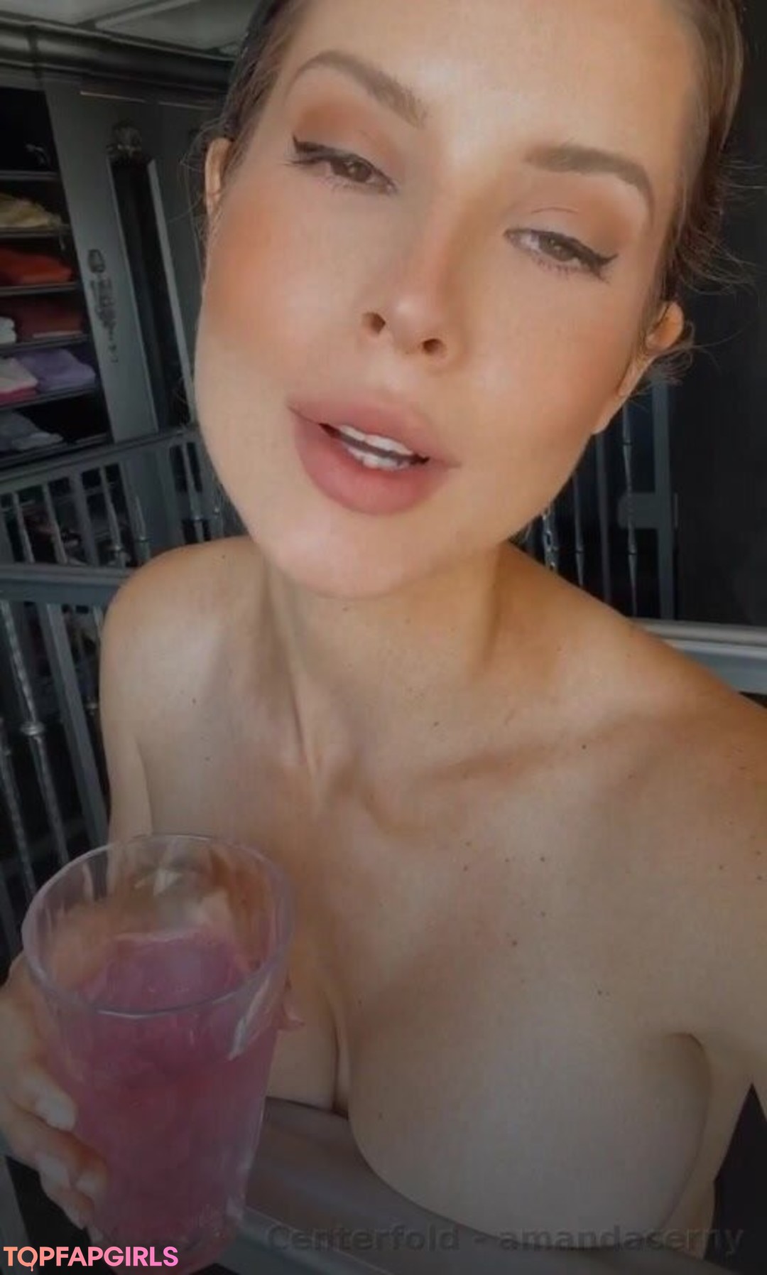 Naakte gelekte OnlyFans-foto van Amanda Cerny #1134