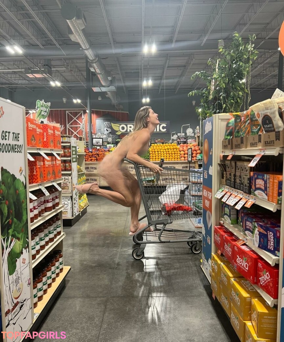 Naakte gelekte OnlyFans-foto van Amanda Cerny #1687