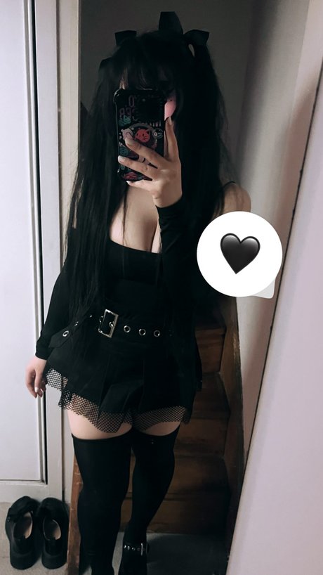 Naakte gelekte OnlyFans-foto van Mooncak Eva
