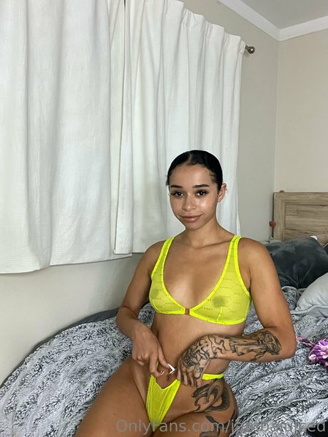 Naakte gelekte OnlyFans-foto van Jambajuiced Queen Qiana