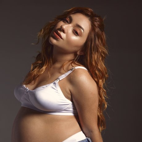 Naakte gelekte OnlyFans-foto van Mafersita