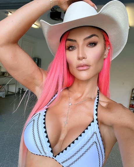 Naakte gelekte OnlyFans-foto van Natalie Eva Marie