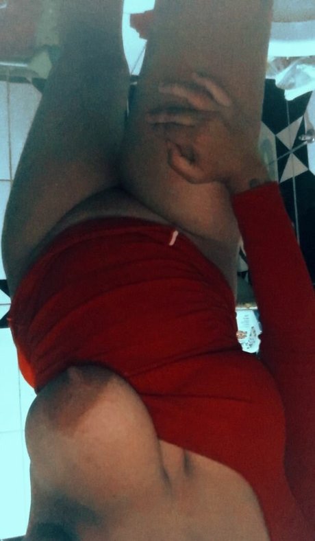 Naakte gelekte OnlyFans-foto van Annedixx
