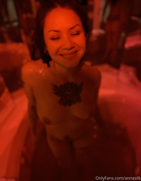 Naakte gelekte OnlyFans-foto van Annasilk