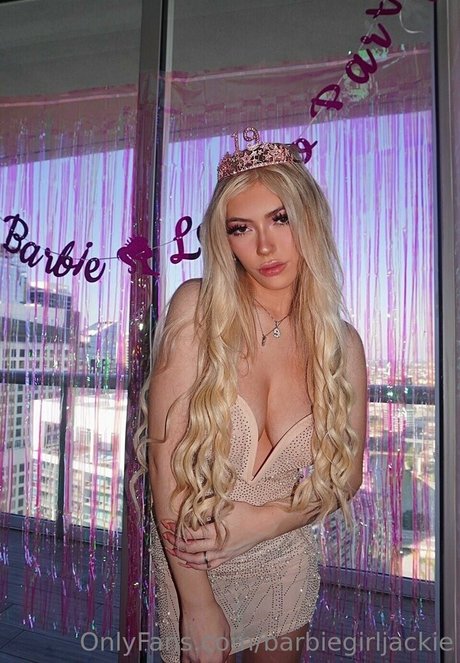 Naakte gelekte OnlyFans-foto van Barbiegirljackie