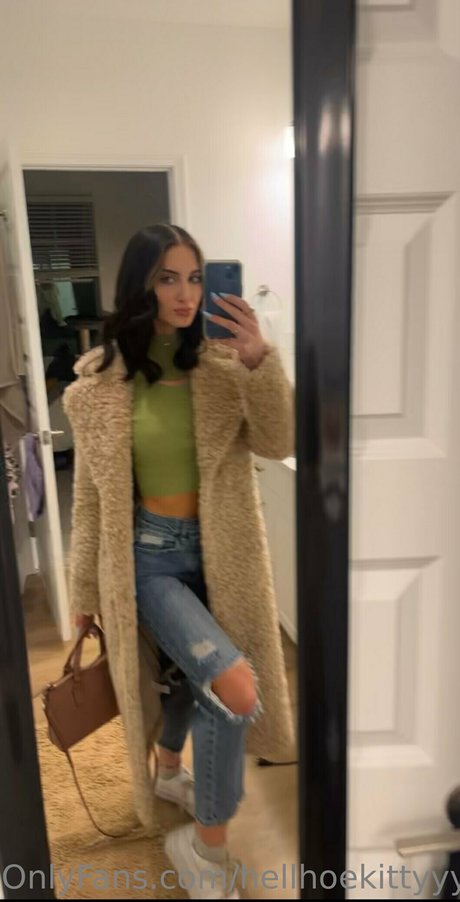 Naakte gelekte OnlyFans-foto van Carolineeex