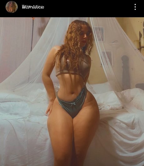 Naakte gelekte OnlyFans-foto van Liliris Marie