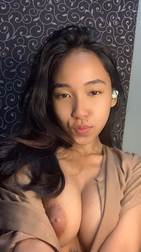 Naakte gelekte OnlyFans-foto van Id Babygirl