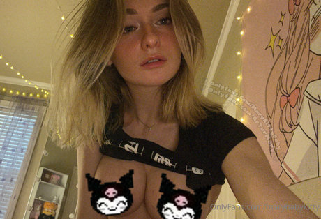 Naakte gelekte OnlyFans-foto van Marykittybaby