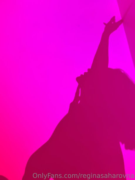 Naakte gelekte OnlyFans-foto van Regina Sahar