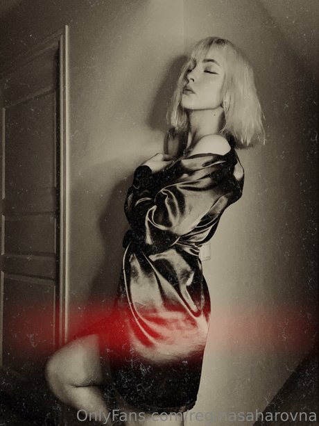Naakte gelekte OnlyFans-foto van Regina Sahar