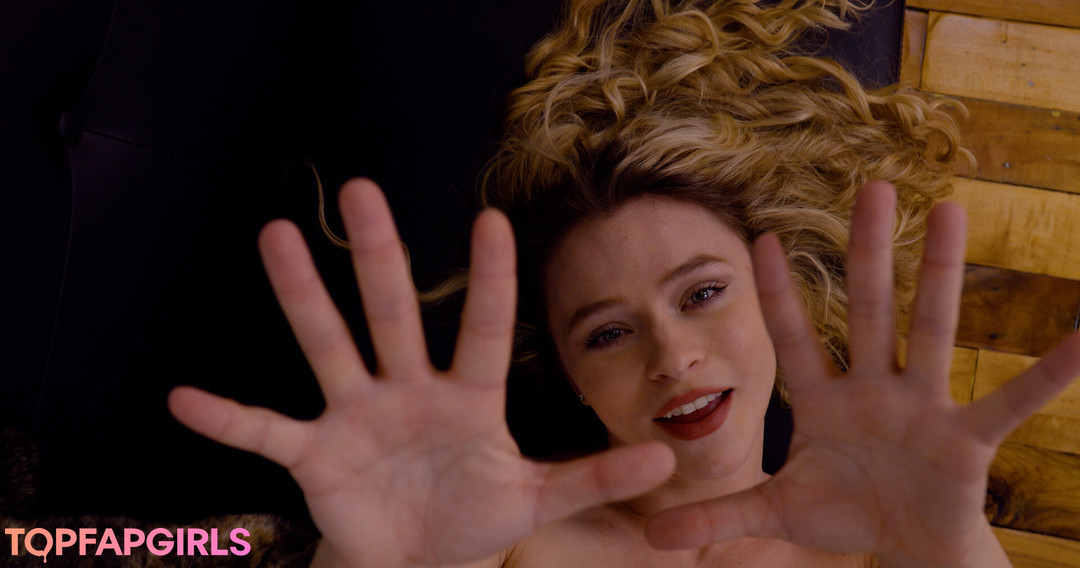 Naakte gelekte OnlyFans-foto van Alice Antoinette #1208