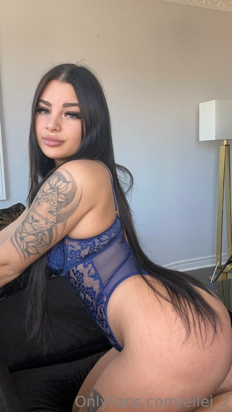 Naakte gelekte OnlyFans-foto van Lana James