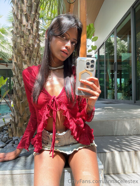Naakte gelekte OnlyFans-foto van Annacelestex