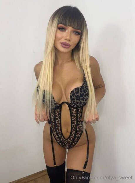 Naakte gelekte OnlyFans-foto van Olya Sweet