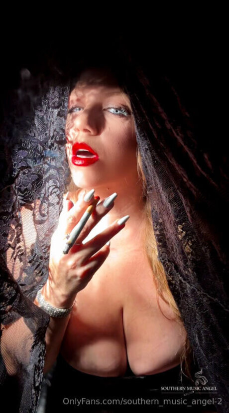 Naakte gelekte OnlyFans-foto van Southern Music Angel 2