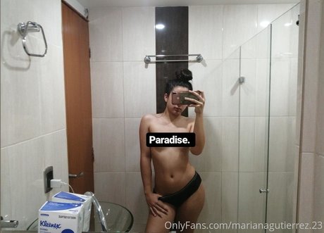 Naakte gelekte OnlyFans-foto van Mariana Gutierrez