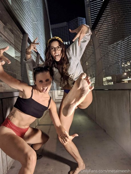 Naakte gelekte OnlyFans-foto van Meesh