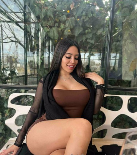 Naakte gelekte OnlyFans-foto van Paula Flores