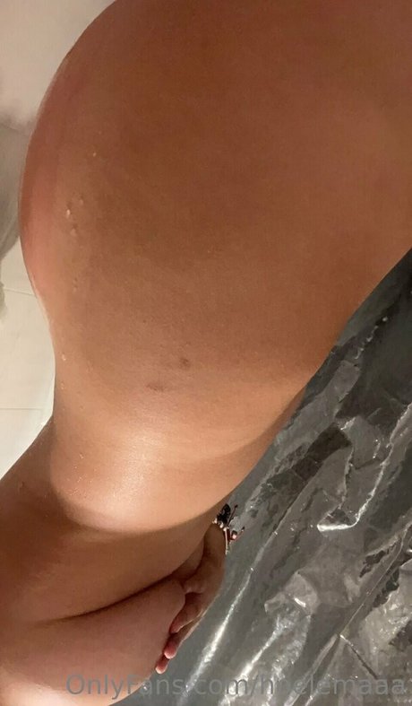 Naakte gelekte OnlyFans-foto van Zoolema