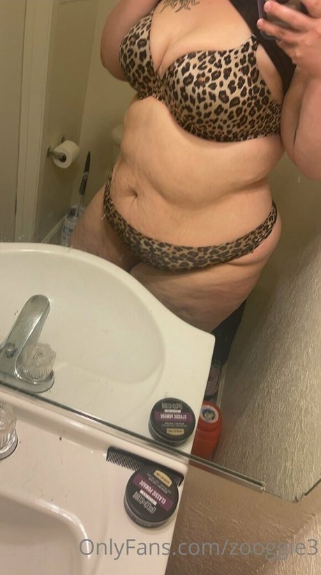 Naakte gelekte OnlyFans-foto van Zooggie3