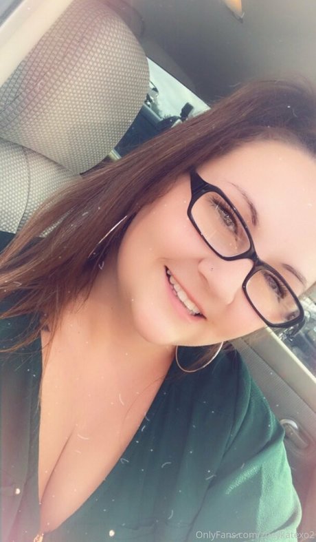 Zoeykatexo2