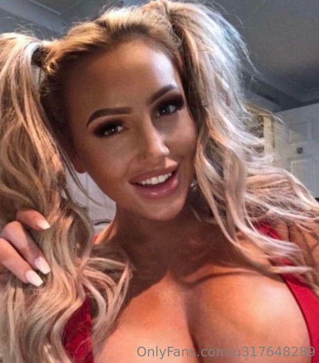 Naakte gelekte OnlyFans-foto van Abigalexo